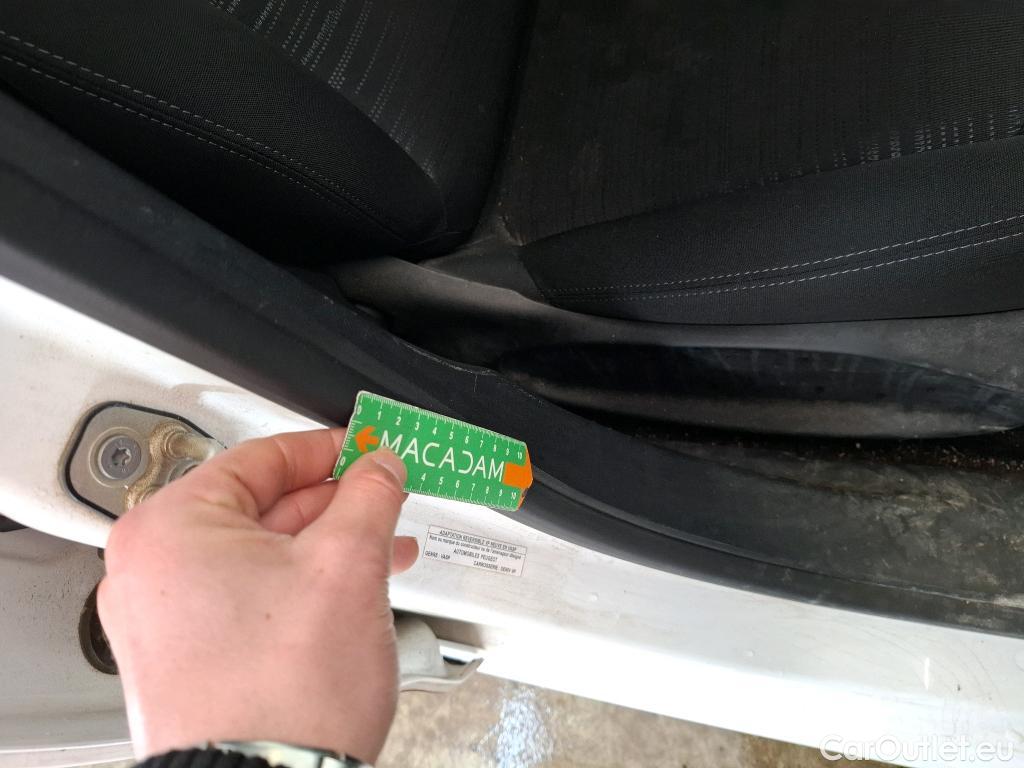  Peugeot  208  Affaire Premium 1.5 HDi 100CV BVM5 E6dT #28