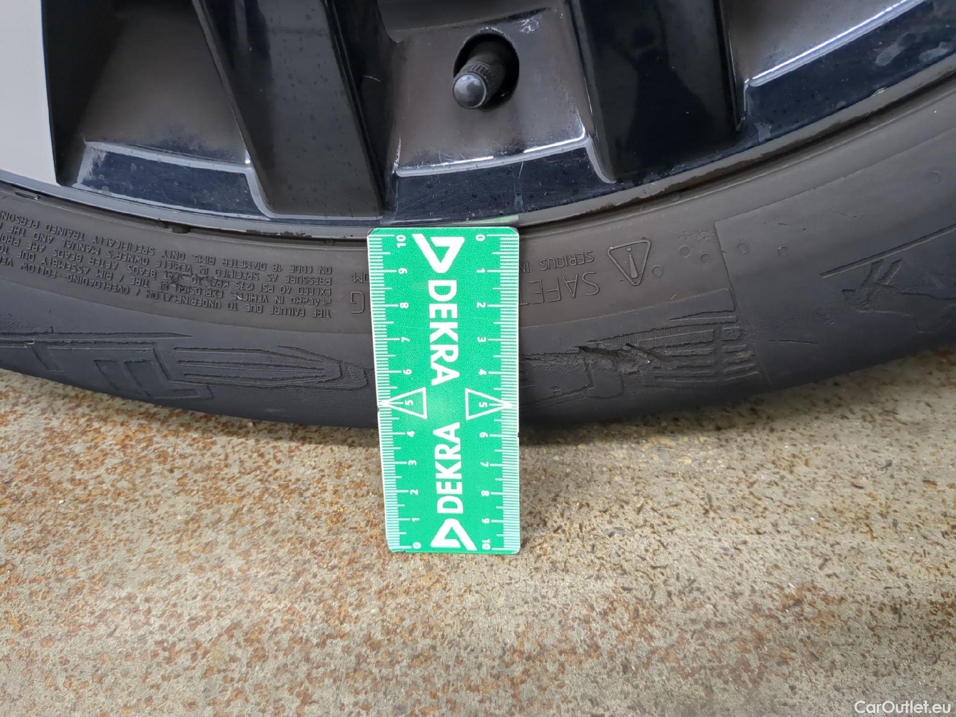  Volkswagen  Tiguan VOLKSWAGEN  5p SUV 2.0 TDI 150 DSG7 Carat Exclusive #3