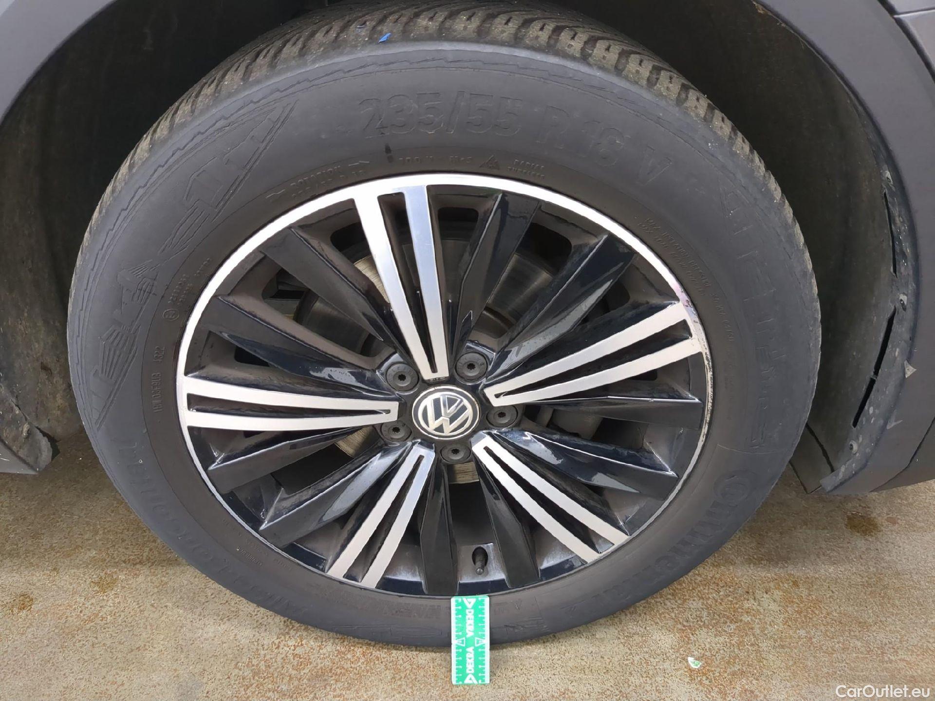  Volkswagen  Tiguan VOLKSWAGEN  5p SUV 2.0 TDI 150 DSG7 Carat Exclusive #4