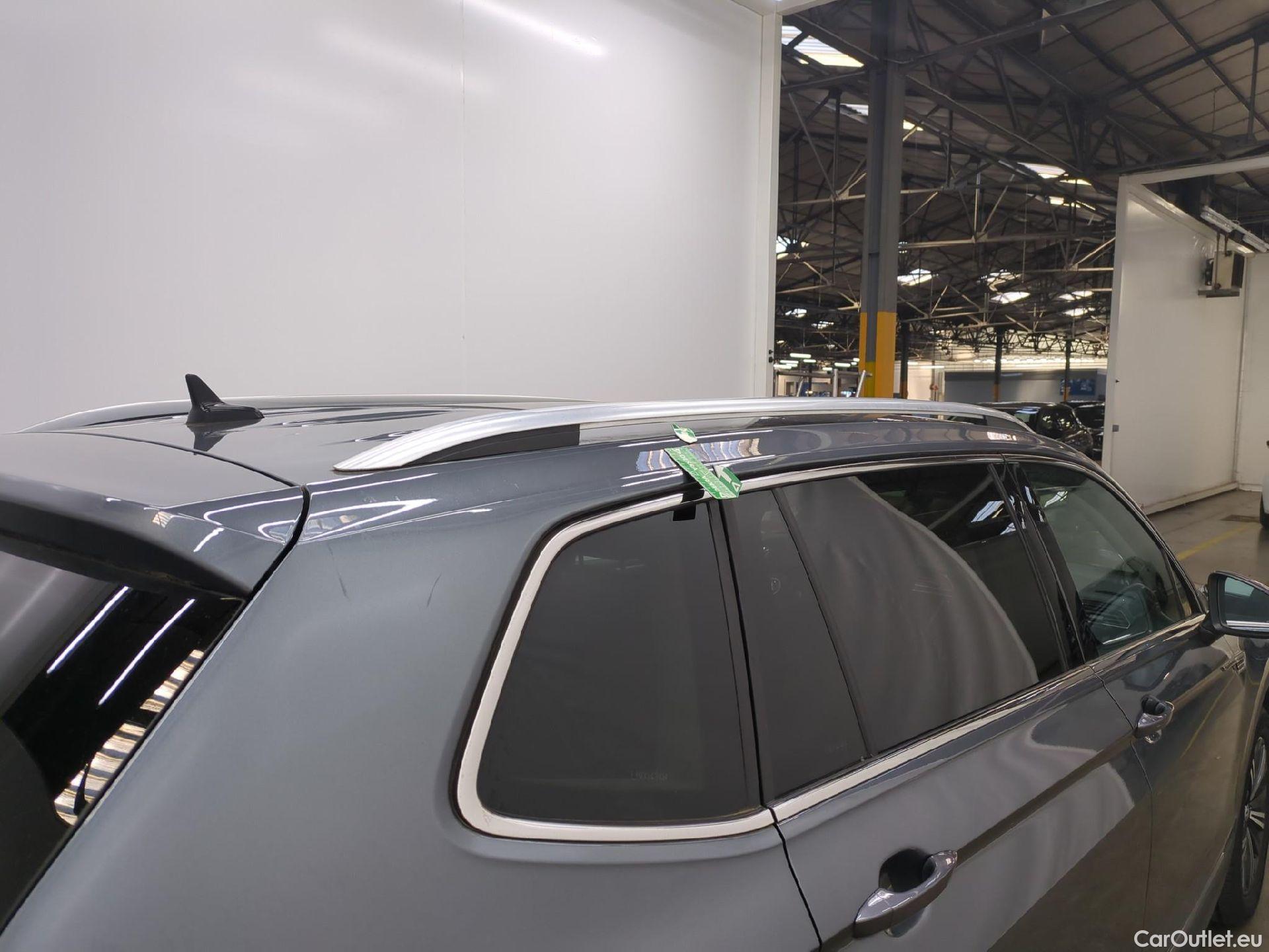  Volkswagen  Tiguan VOLKSWAGEN  Allspace / 2017 / 5P / SUV 1.5 TSI 150 EVO DSG7 Carat Exclusive #39