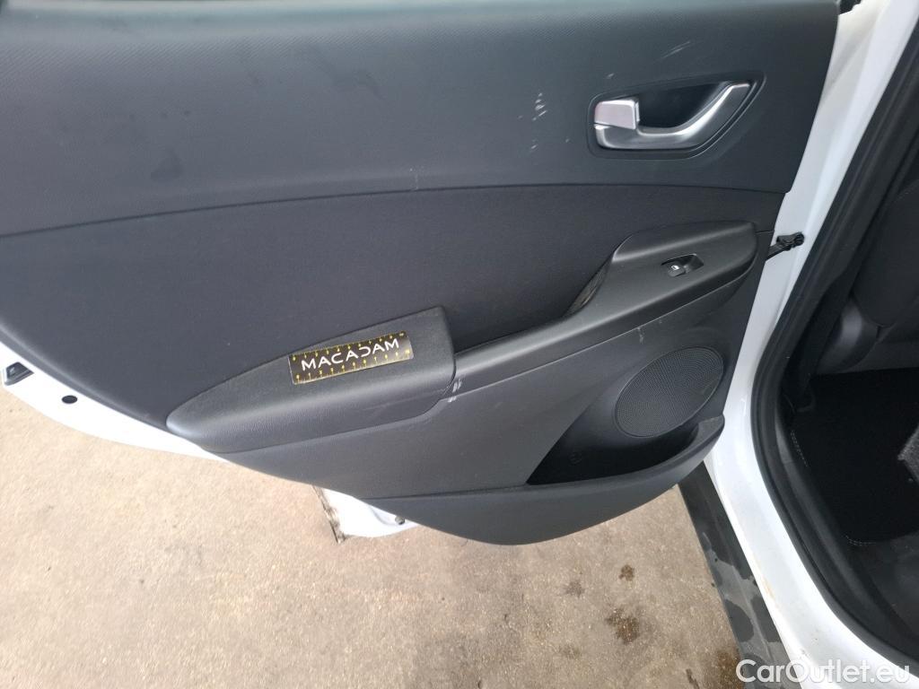  Hyundai  Konna Kona / 2020 / 5P / SUV 1.6 CRDI 136 HYBRID 48V DCT-7 BUSINESS / TRANSFO VP/VF #5