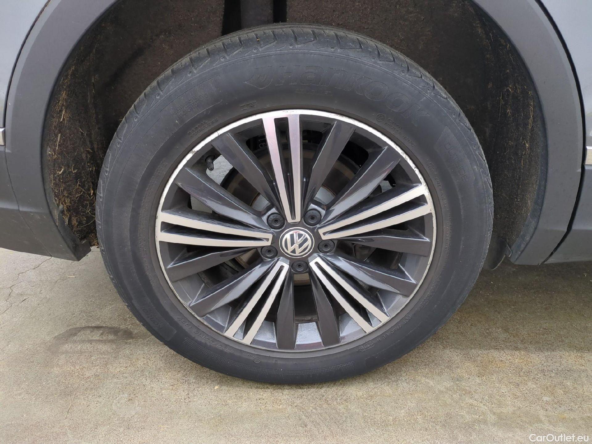  Volkswagen  Tiguan VOLKSWAGEN  Allspace / 2017 / 5P / SUV 1.5 TSI 150 EVO DSG7 Carat Exclusive #6