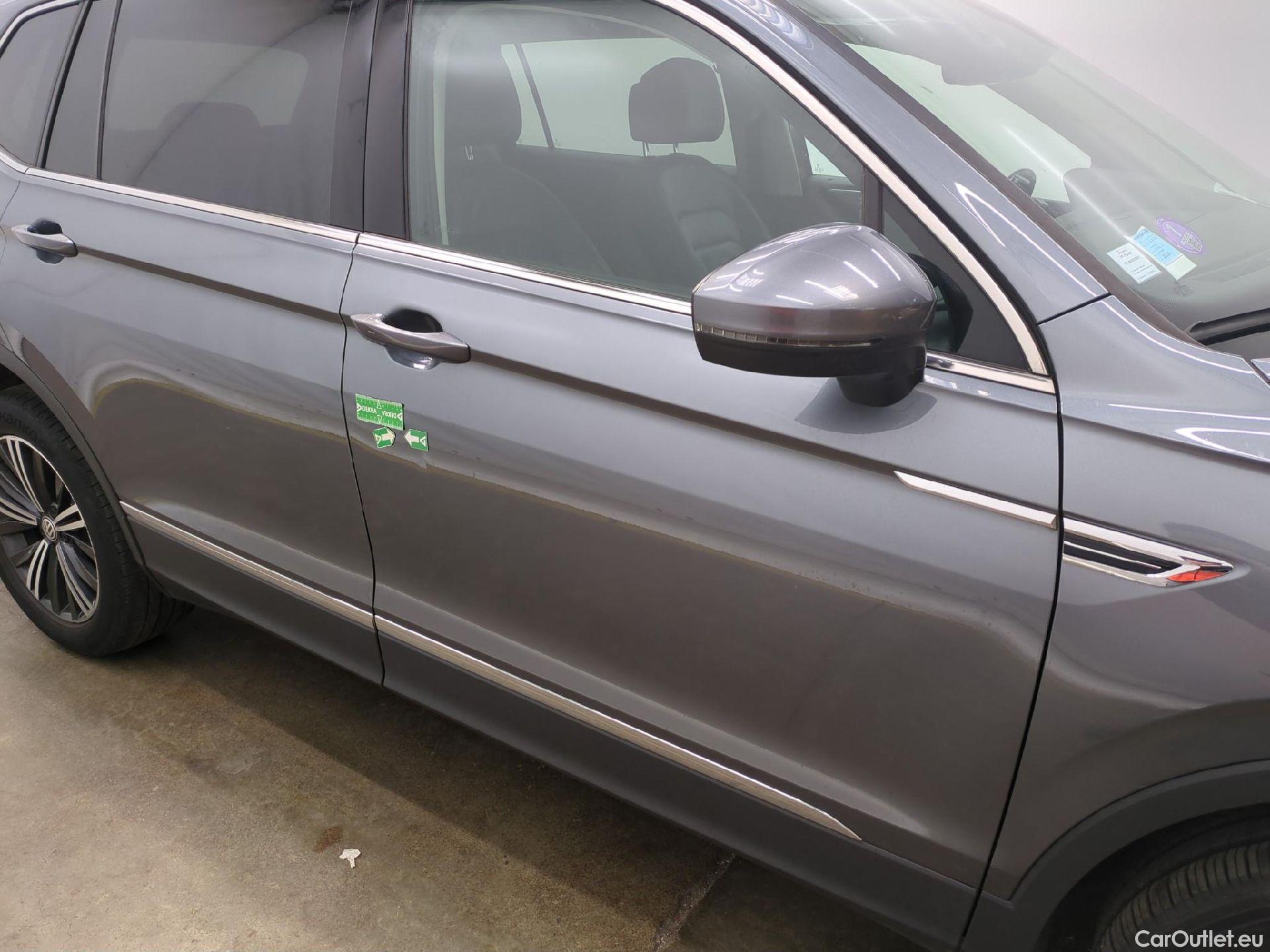  Volkswagen  Tiguan VOLKSWAGEN  Allspace / 2017 / 5P / SUV 1.5 TSI 150 EVO DSG7 Carat Exclusive #46