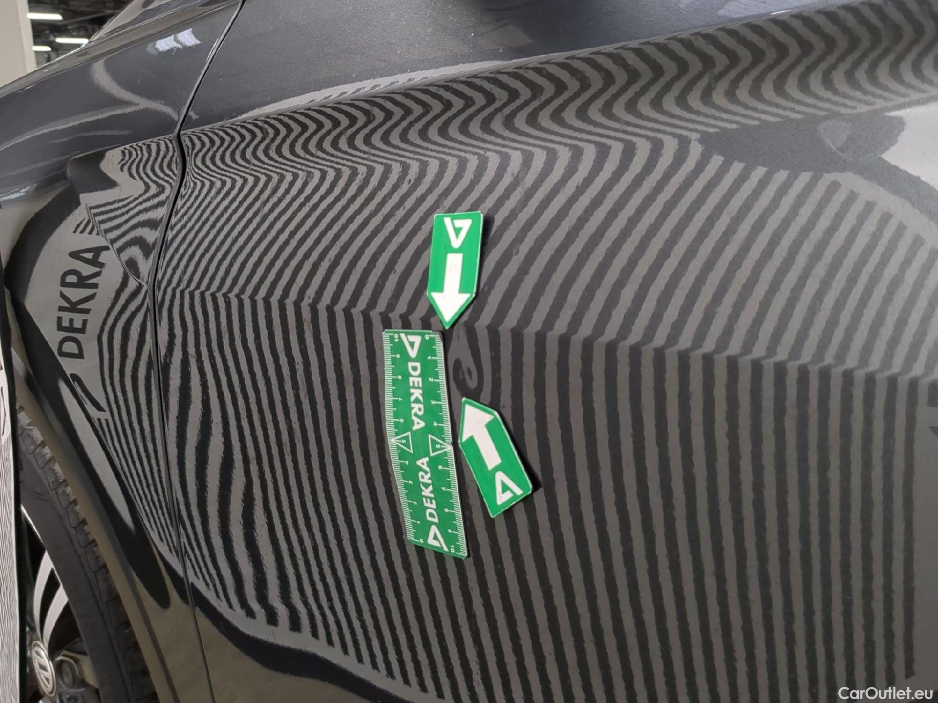  Volkswagen  Tiguan VOLKSWAGEN  5p SUV 2.0 TDI 150 DSG7 Carat Exclusive #32