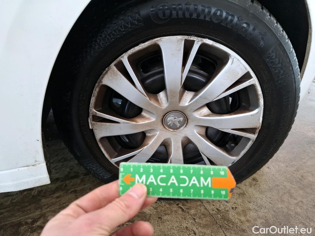  Peugeot  208  Affaire Premium 1.5 HDi 100CV BVM5 E6dT #35