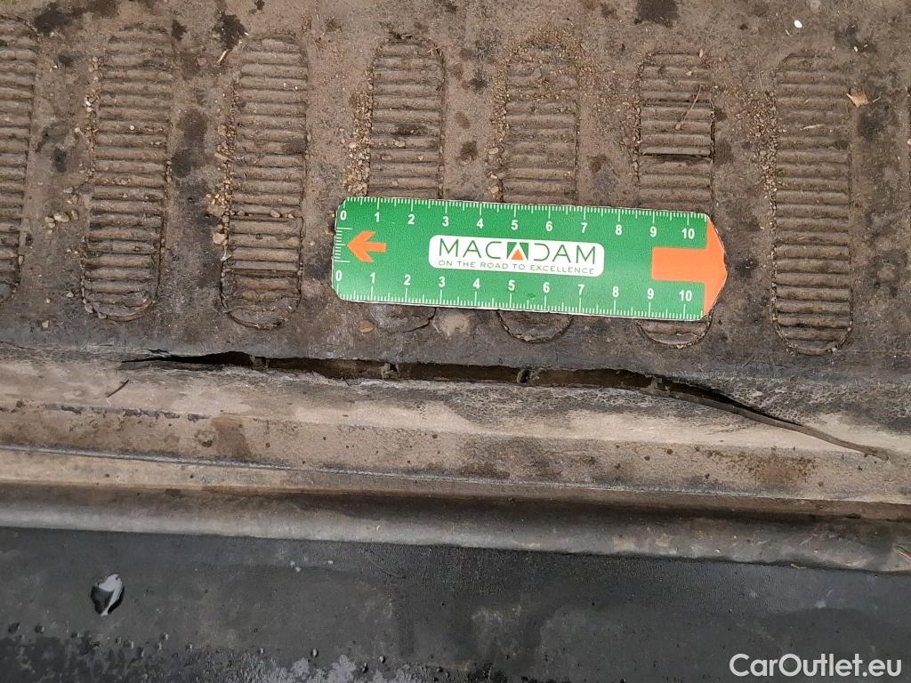  Renault  Master  III Fourgon L3H3 3 5 Grand Confort 2.3 dCi 130CV BVM6 E6 #77