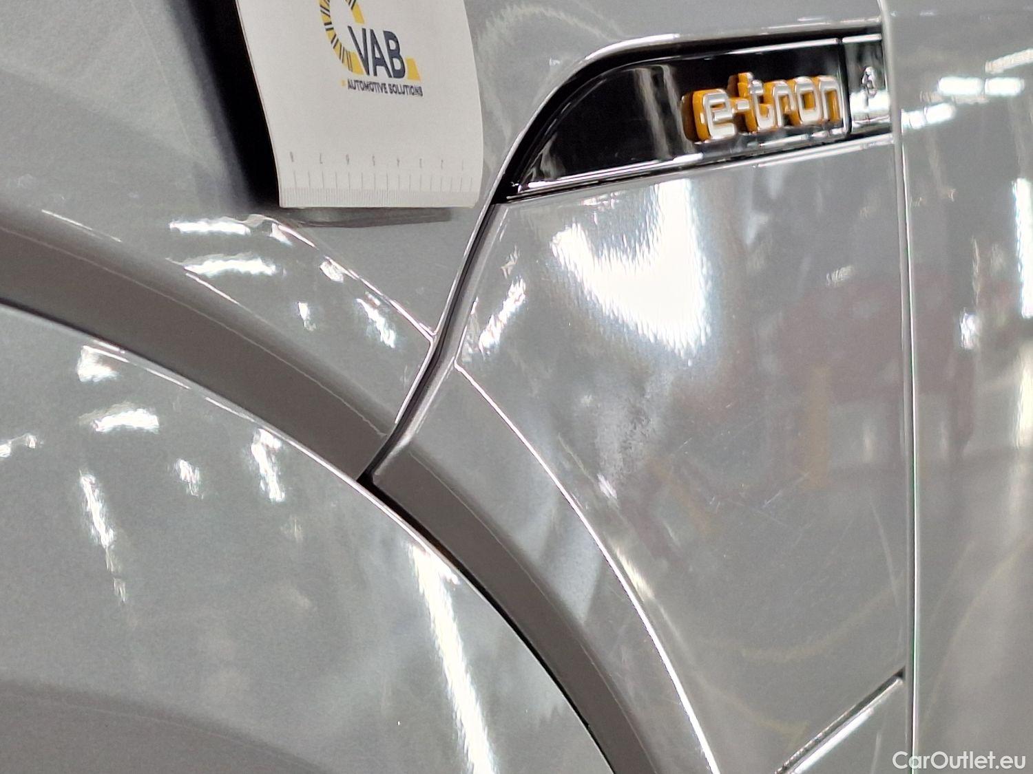  Audi  E-TRON Audi,  '19 BEV, Audi  55 Quattro Advanced 5d #35