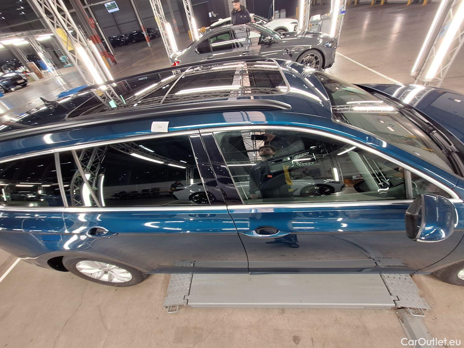  Volkswagen  Passat Volkswagen, Pass.Var, Pass.Var.TDI 120 Style Bus.DSG #36