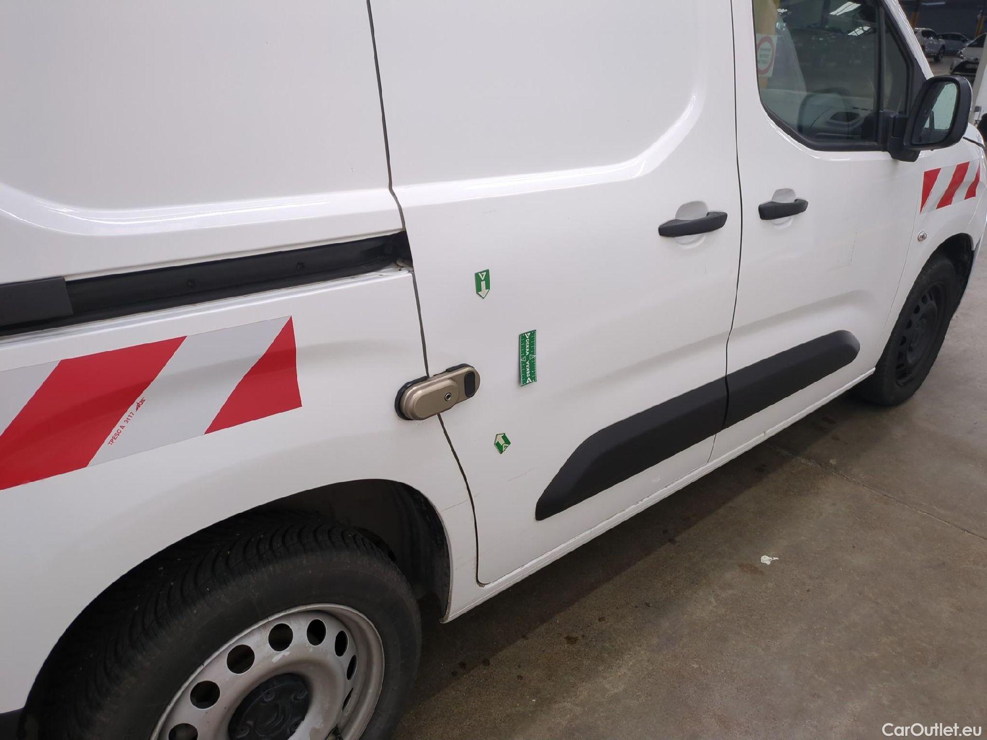  Citroen  Berlingo  Fourgon Club M 1000 1.2 PureTech 130CV BVA8 E6d #12