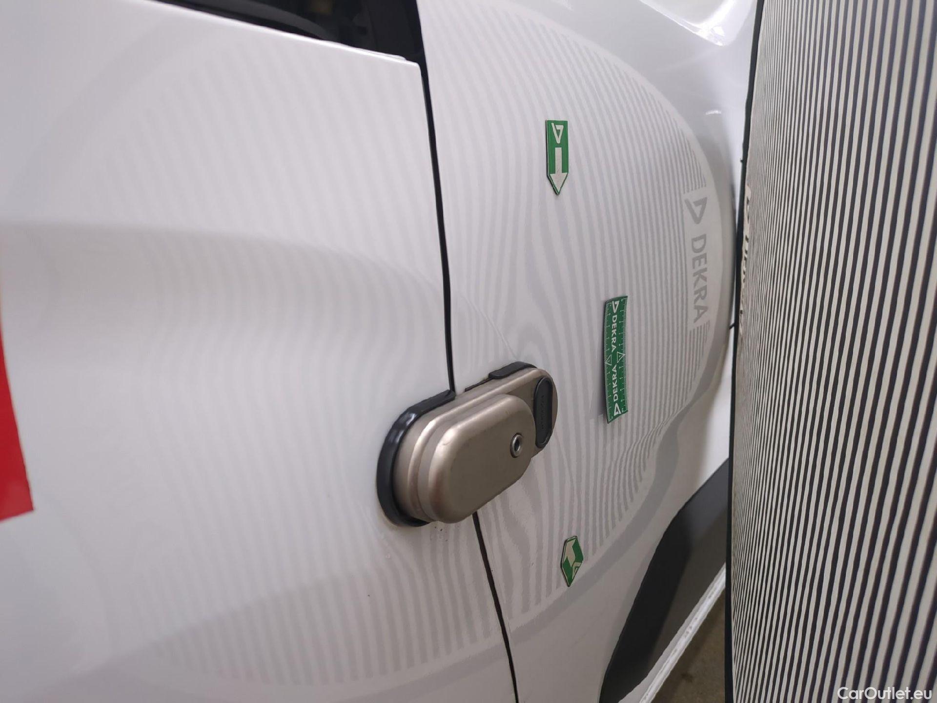  Citroen  Berlingo  Fourgon Club M 1000 1.2 PureTech 130CV BVA8 E6d #14