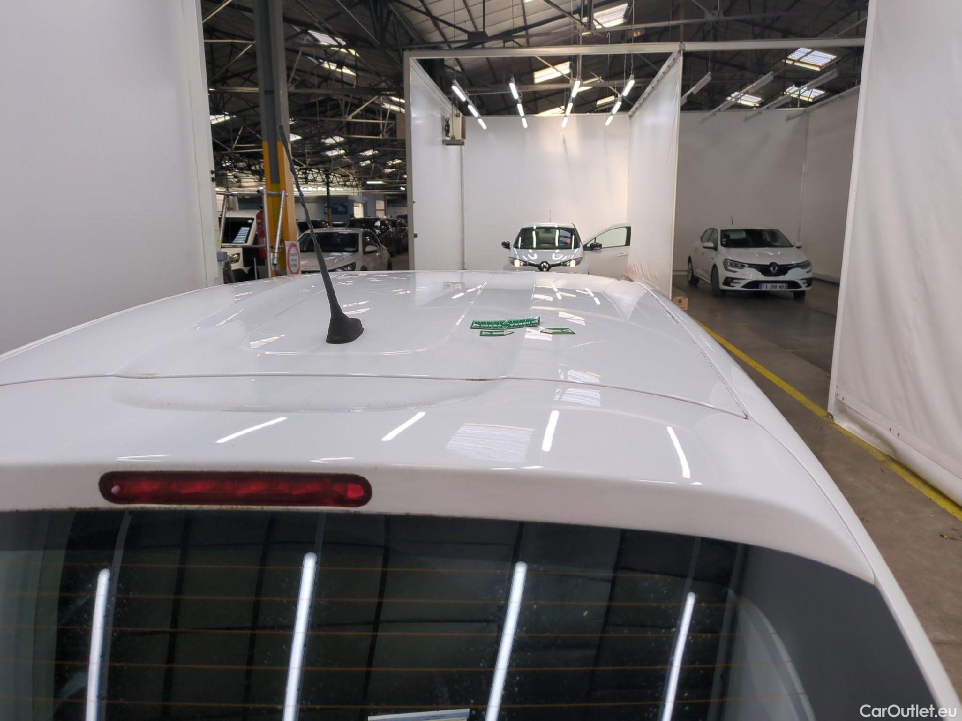  Citroen  C3  Société Feel 1.5 BlueHDI 100CV BVM5 E6dT #16