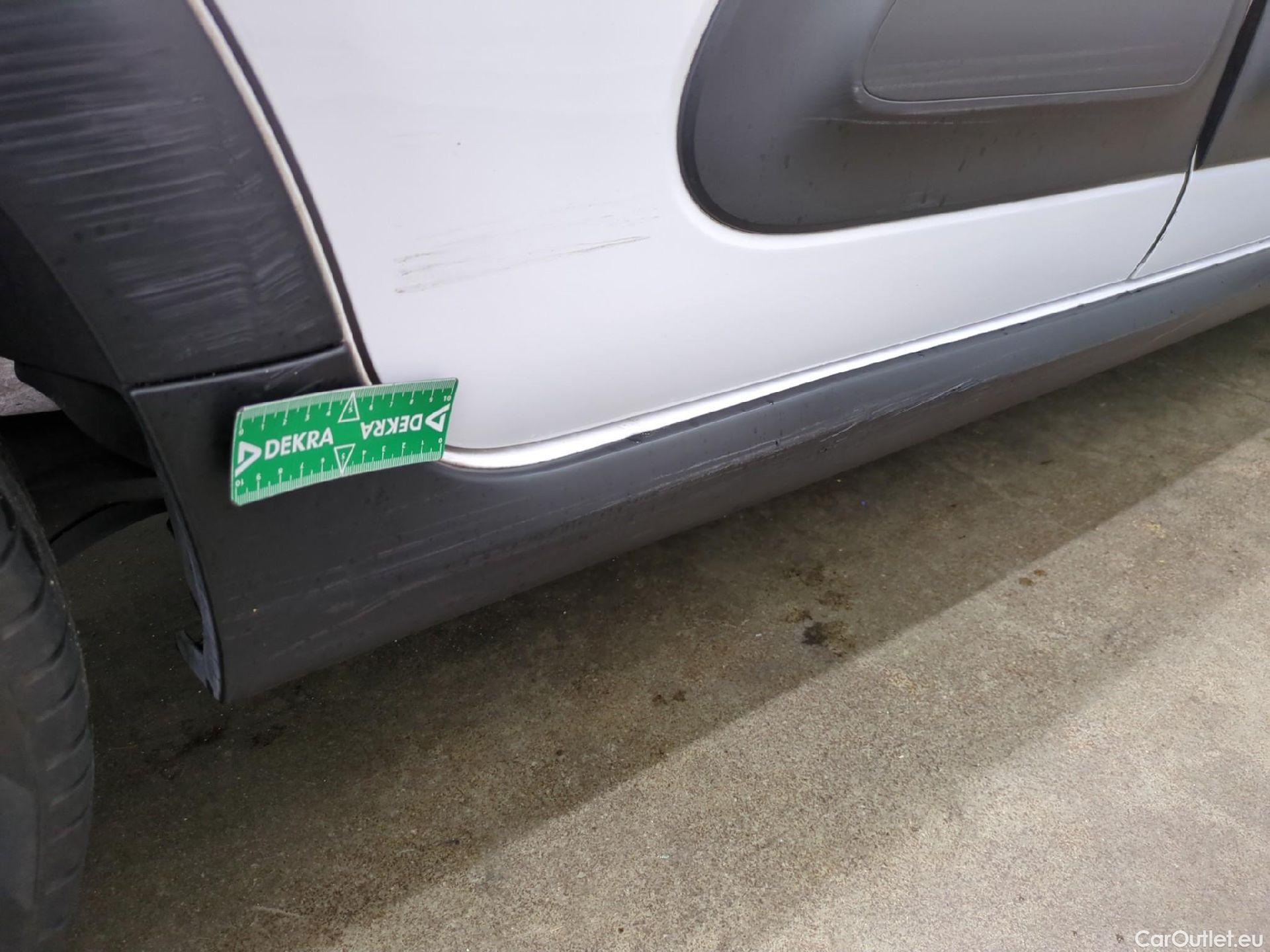  Citroen  C3 CITROEN  Société / 2020 / 5P / Berline / VU PureTech 83 S&S BVM Feel Nav #4