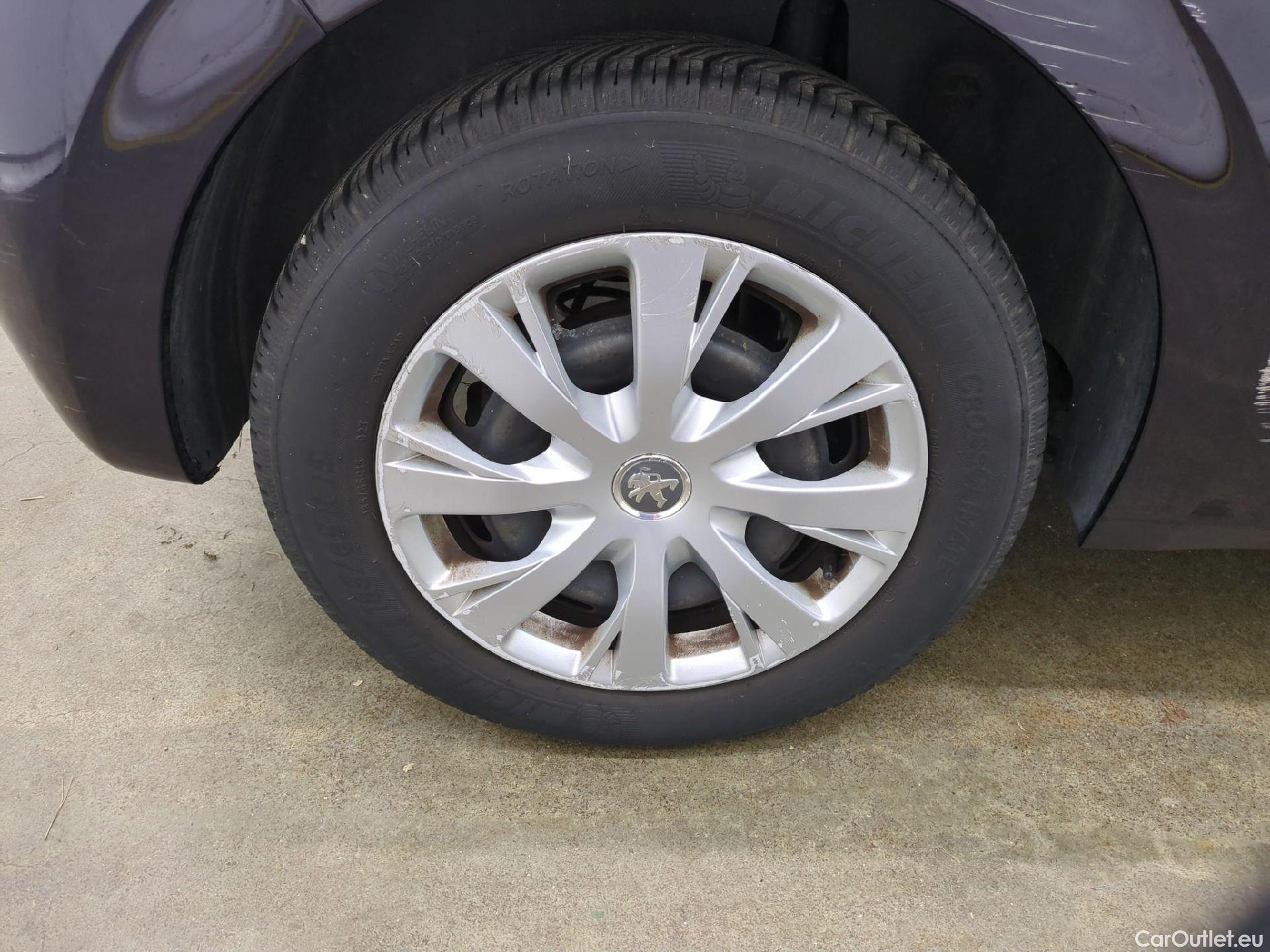  Peugeot  208  Affaire Premium 1.5 HDi 100CV BVM6 E6dT #17