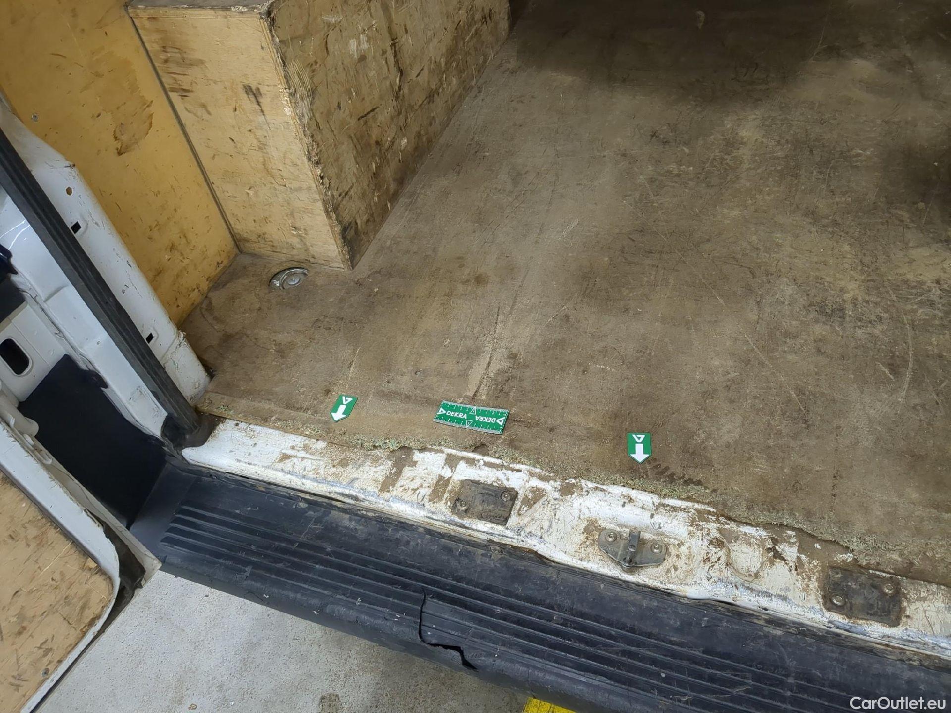  Peugeot  Boxer PEUGEOT  VU 4p Fourgon BLUEHDI 110 PREMIUM 335 L2H2 #1