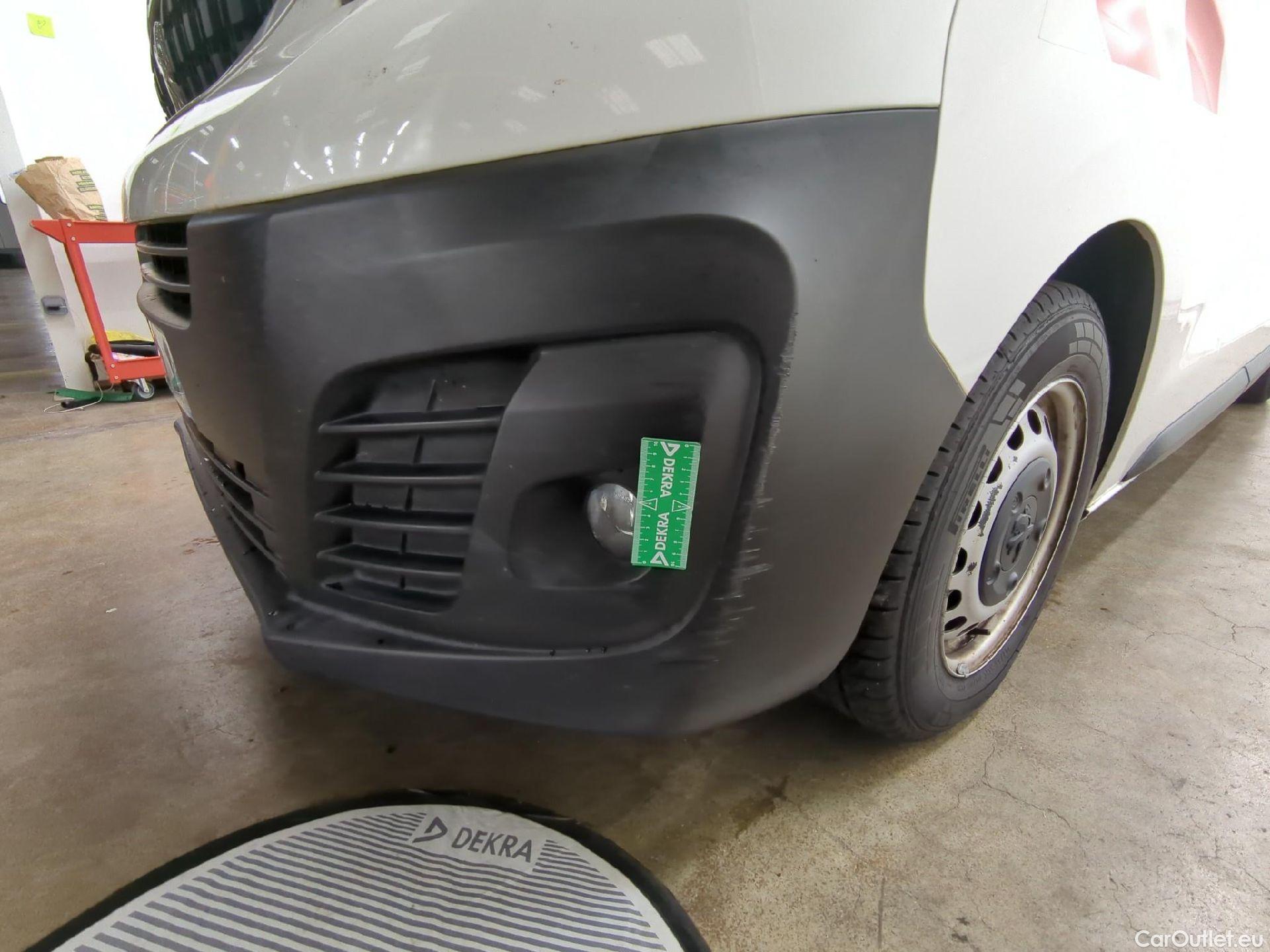  Peugeot  Expert PEUGEOT  VU 4p Fourgon BLUEHDI 95 STANDARD PREMIUM #11