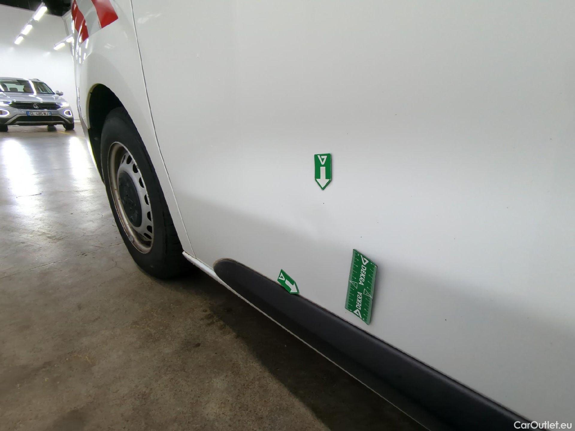  Peugeot  Expert PEUGEOT  VU 4p Fourgon BLUEHDI 95 STANDARD PREMIUM #14