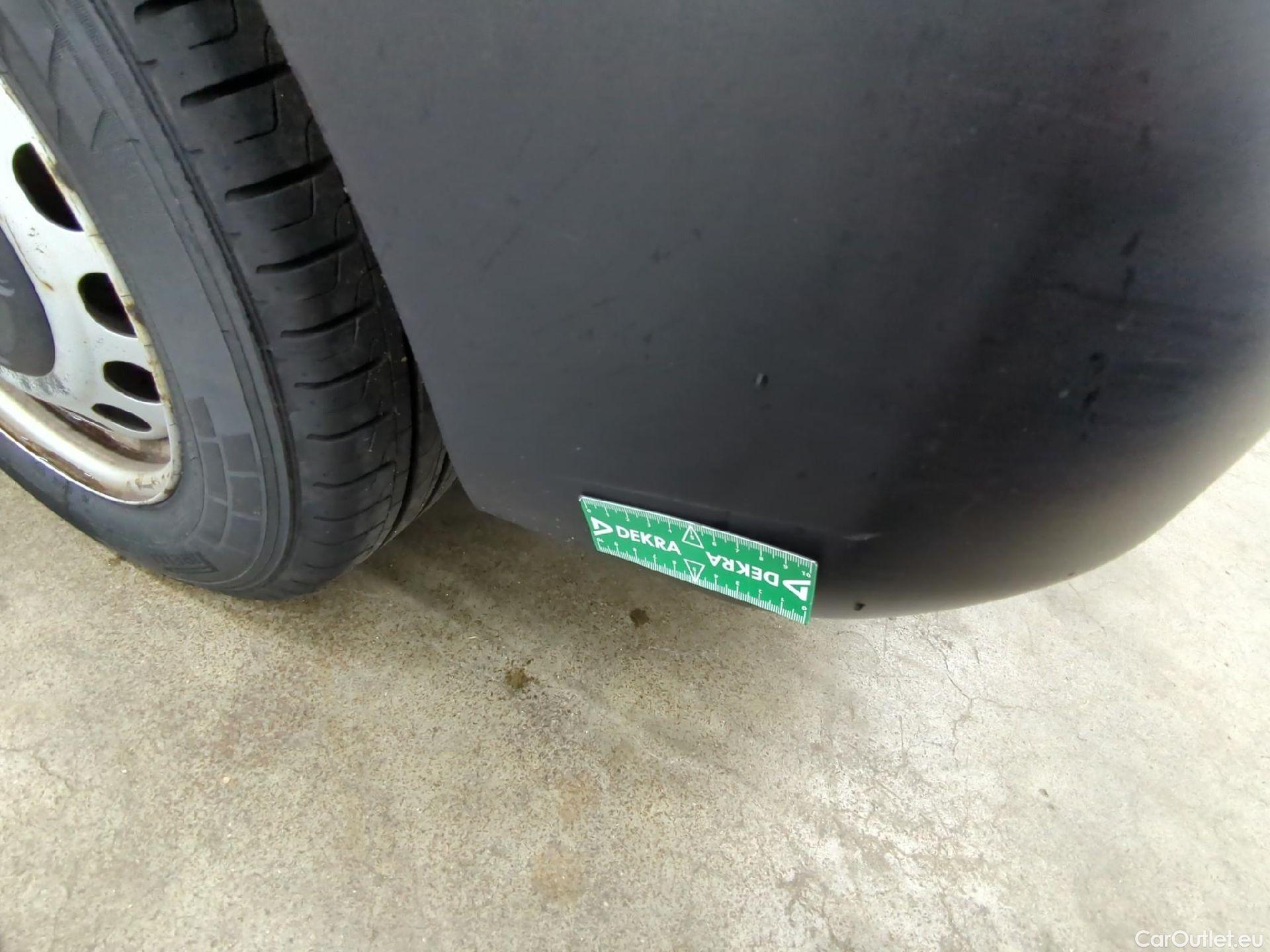  Peugeot  Expert PEUGEOT  VU 4p Fourgon BLUEHDI 95 STANDARD PREMIUM #21