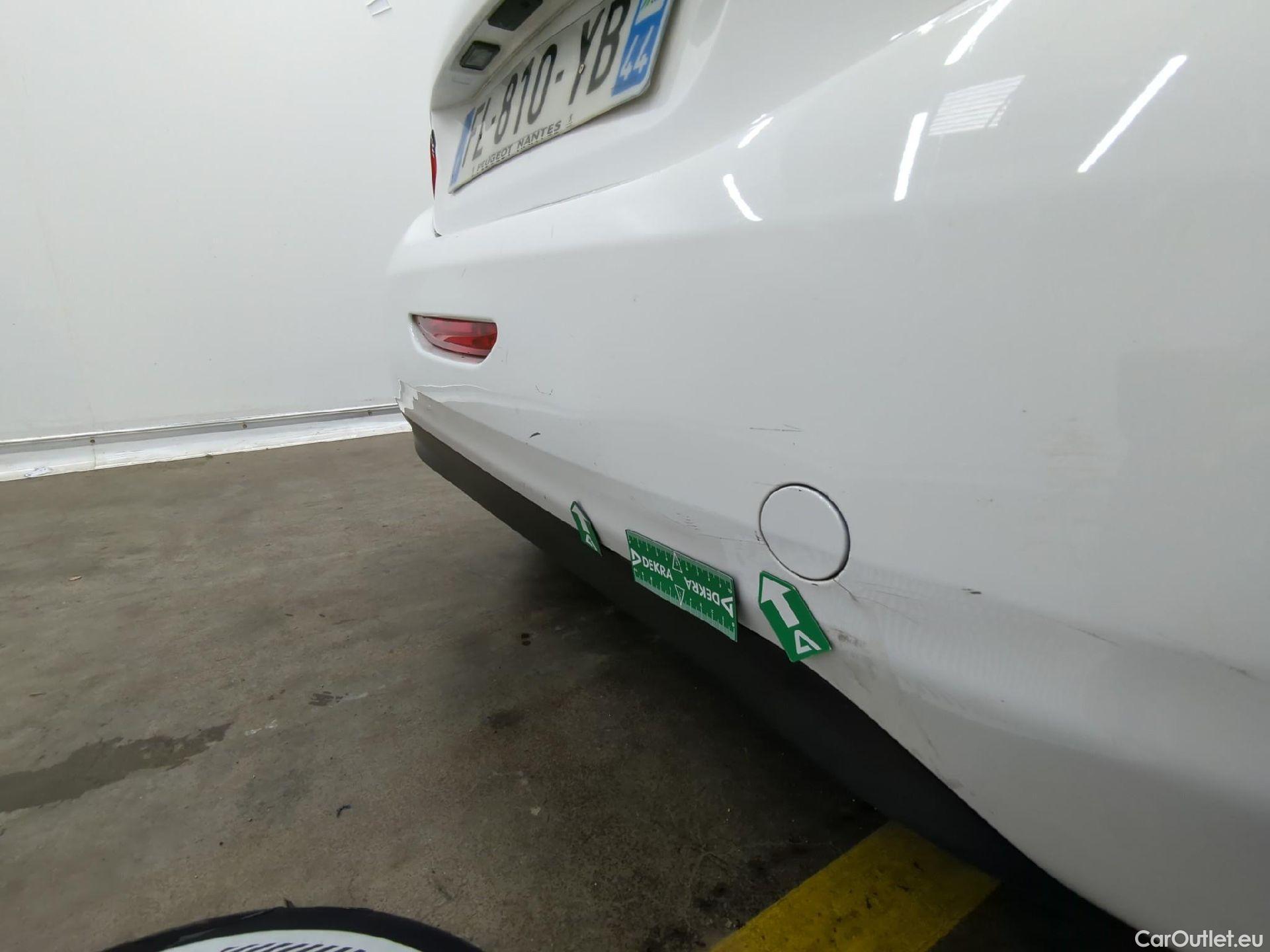  Peugeot  208  Affaire Premium 1.5 HDi 100CV BVM5 E6dT #42