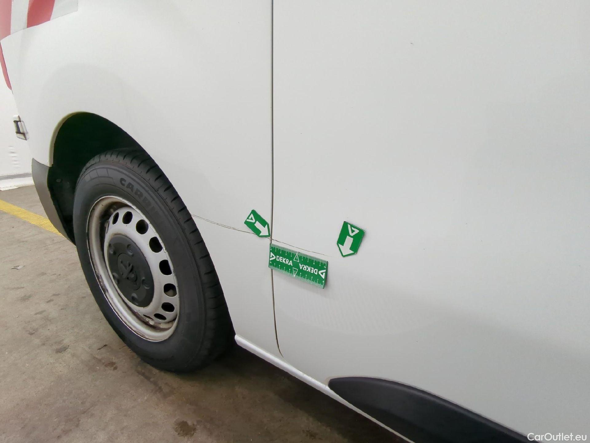  Peugeot  Expert PEUGEOT  VU 4p Fourgon BLUEHDI 95 STANDARD PREMIUM #8