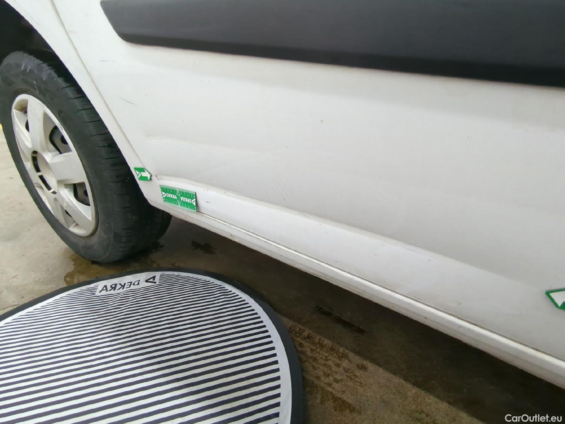  Renault  Kangoo  Express Grand Confort (L1) 1.5 dCi 90CV BVM5 E6 #20