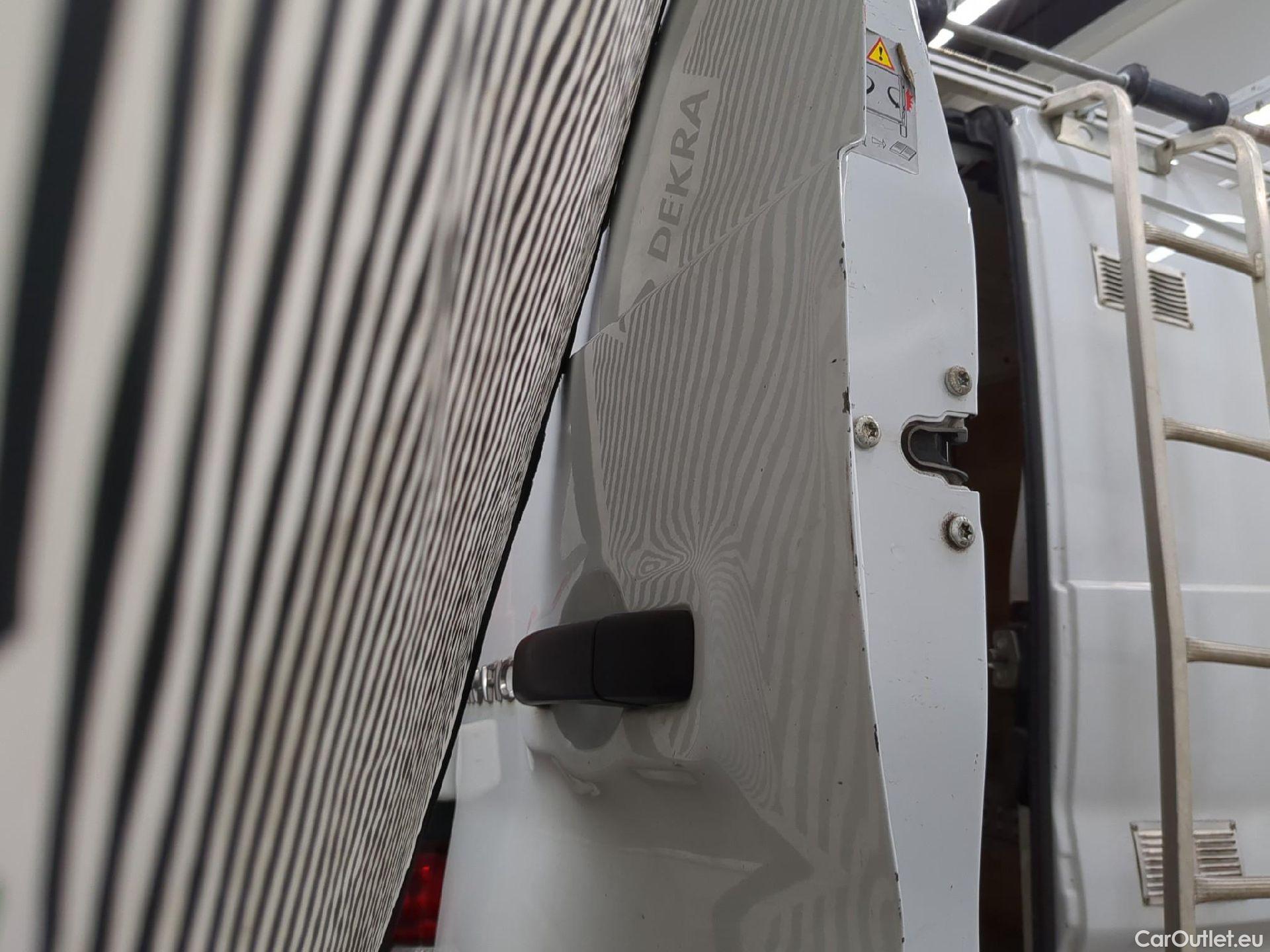  Renault  Trafic RENAULT  VU 4p Fourgon FG GCFL1H1 1000 dCi95 Stop&Start E6 #41