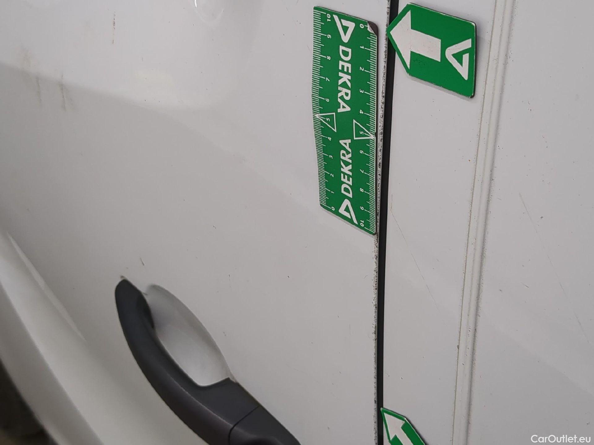  Renault  Trafic RENAULT  VU 4p Fourgon FG GCFL1H1 1000 dCi95 Stop&Start E6 #69