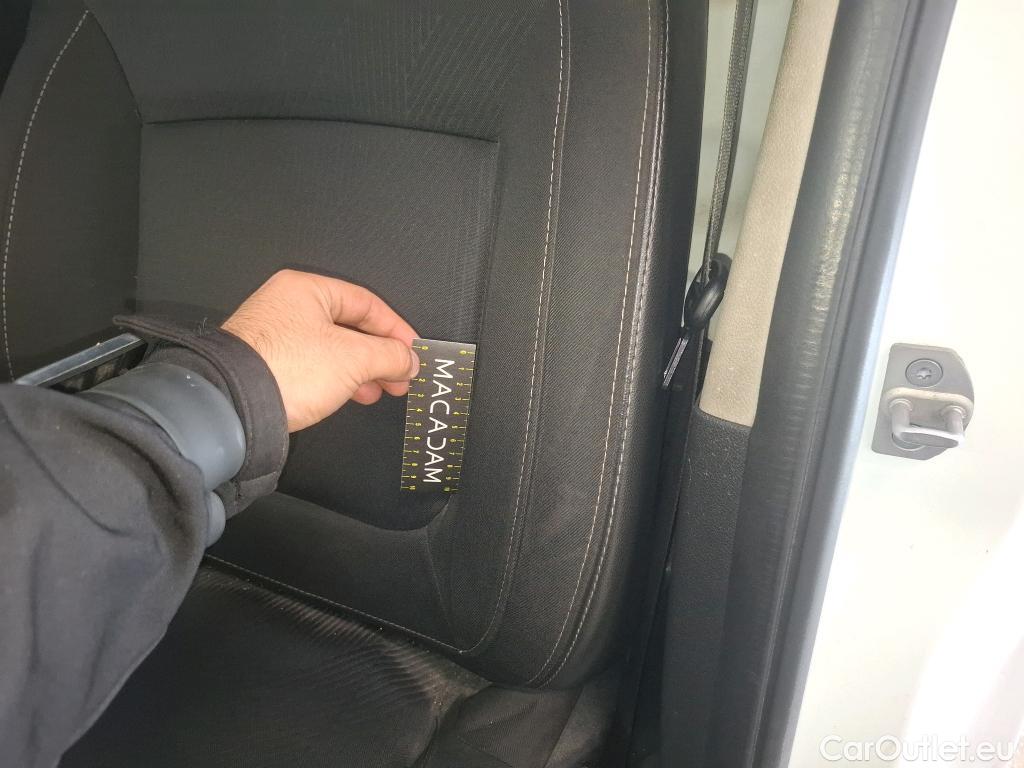  Renault  Trafic  Fourgon L1H1 1000 Confort 1.6 dCi 95CV BVM6 E6dT #131