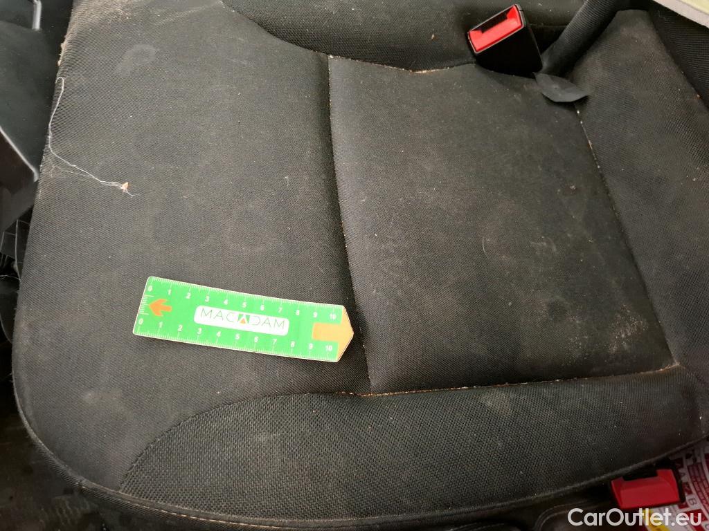  Renault  Trafic RENAULT  VU 4p Fourgon FG CF L1H1 1000 dCi 95 E6 #46