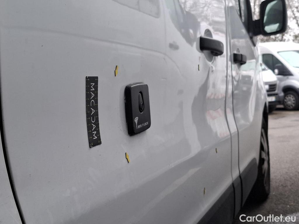  Renault  Trafic  Fourgon L1H1 1000 Confort 1.6 dCi 95CV BVM6 E6dT #75