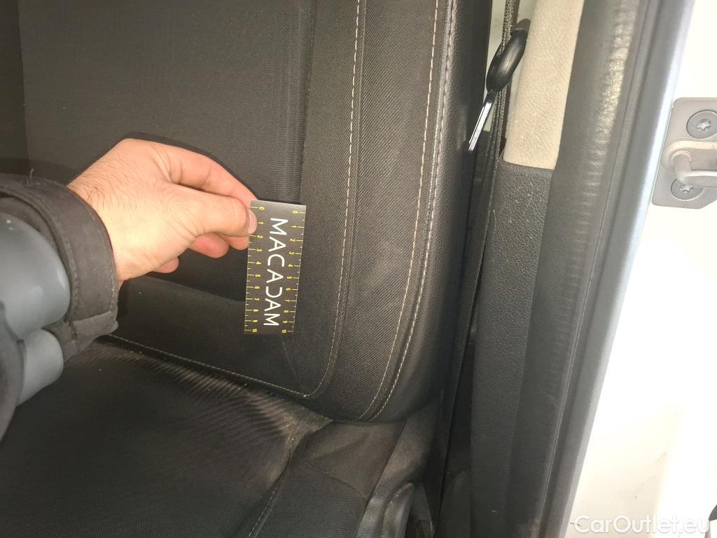  Renault  Trafic  Fourgon L1H1 1000 Confort 1.6 dCi 95CV BVM6 E6dT #130