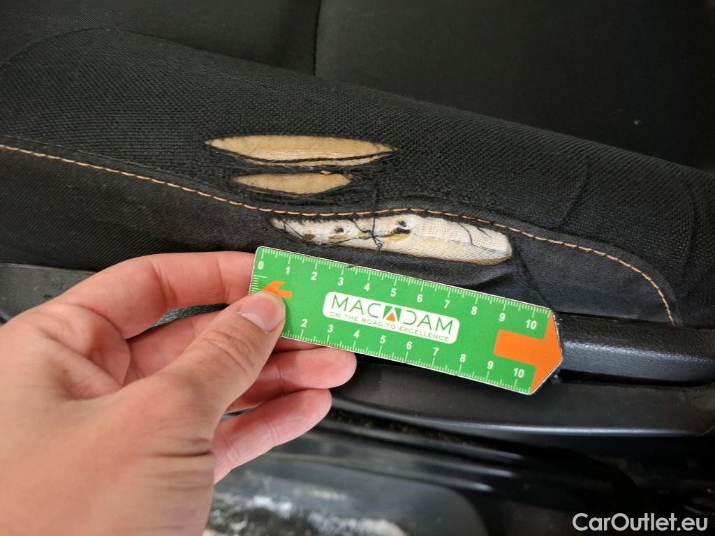  Renault  Trafic RENAULT  VU 4p Fourgon FG CF L1H1 1000 dCi 95 E6 #30