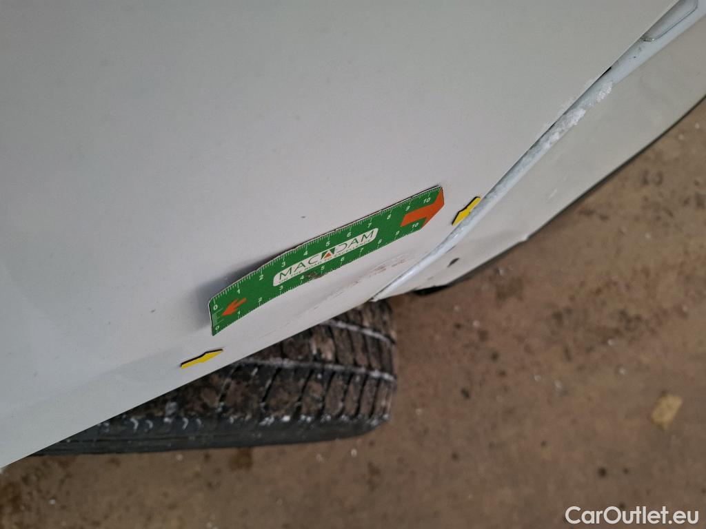  Renault  Trafic RENAULT  VU 4p Fourgon FG CF L1H1 1000 dCi 95 E6 #40