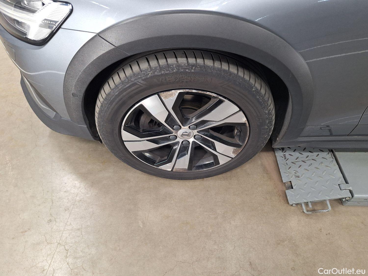  Volvo  V60 Volvo,  '18, Volvo  Cross Country B4 4x4 Geartronic Cross Co #63