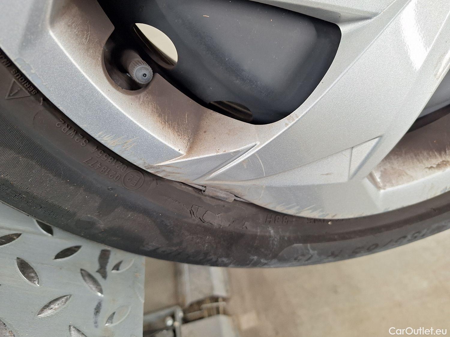  Hyundai  i20 Hyundai,  '20, Hyundai  1.0 T-GDi 74kW Twist 5d #4