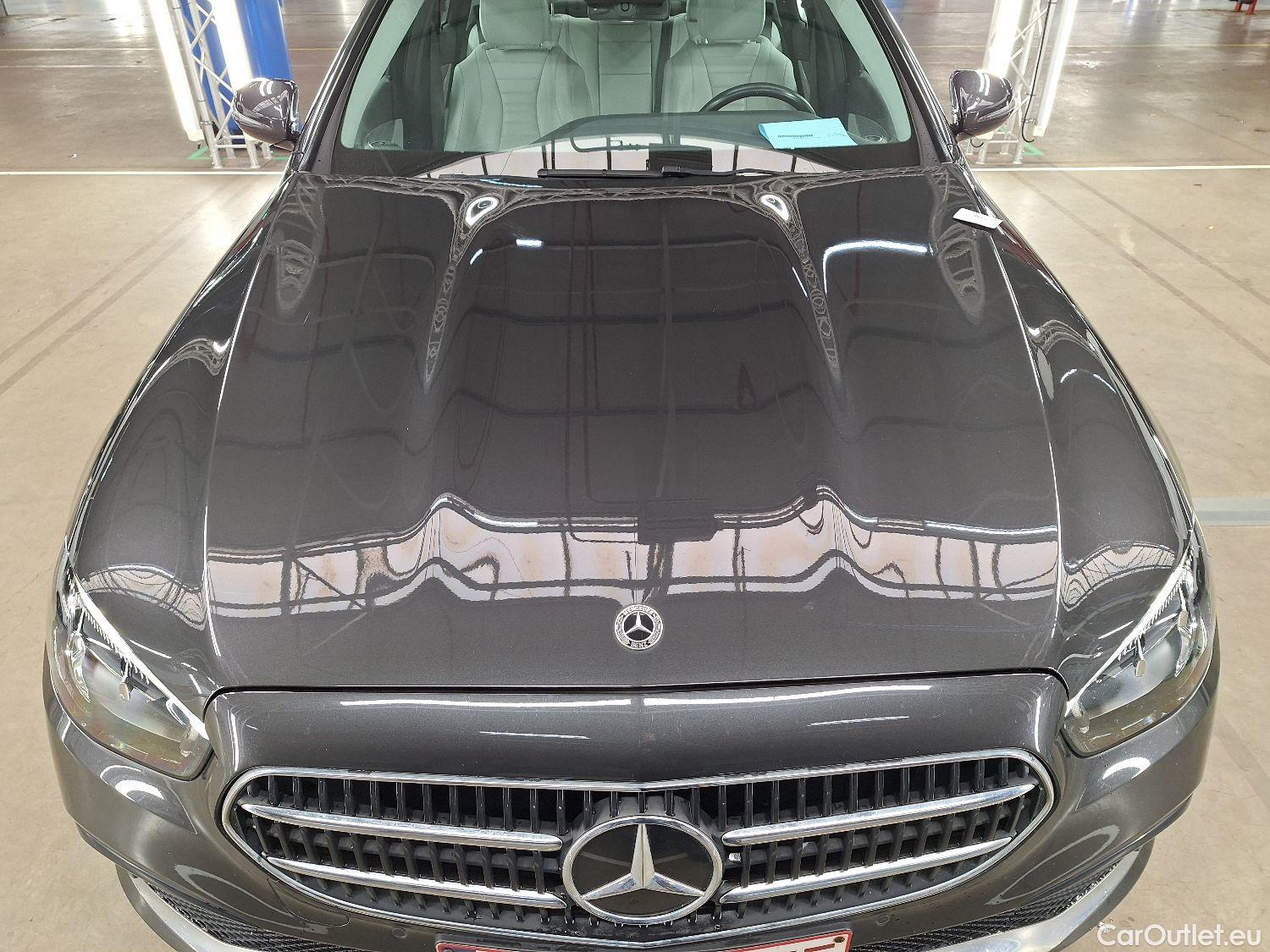  Mercedes  E-Klasse Mercedes, E-Class FL'20 PHEV, Mercedes-Benz  Berline E 300 de 4MATIC Bus #28