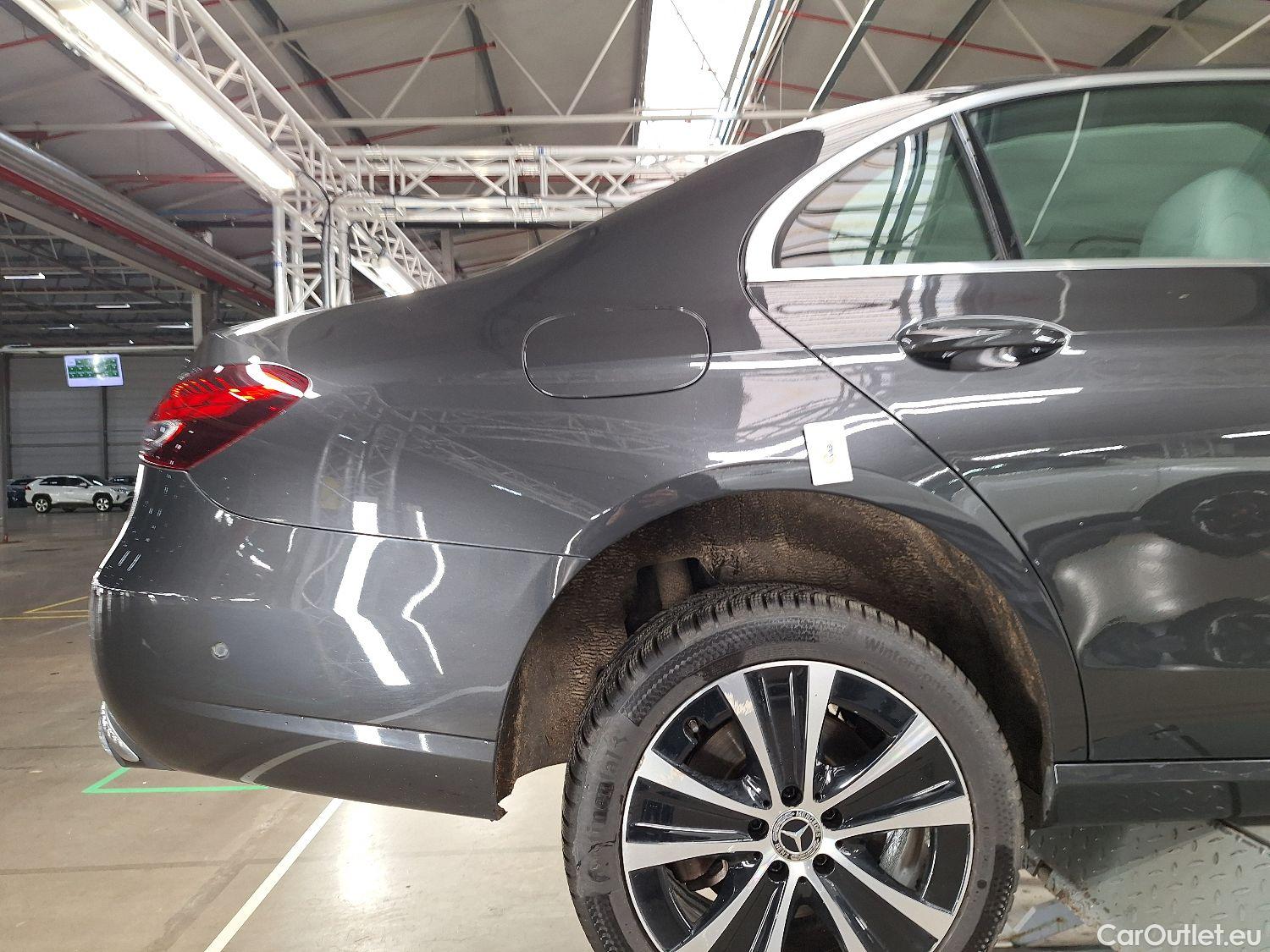  Mercedes  E-Klasse Mercedes, E-Class FL'20 PHEV, Mercedes-Benz  Berline E 300 de 4MATIC Bus #24