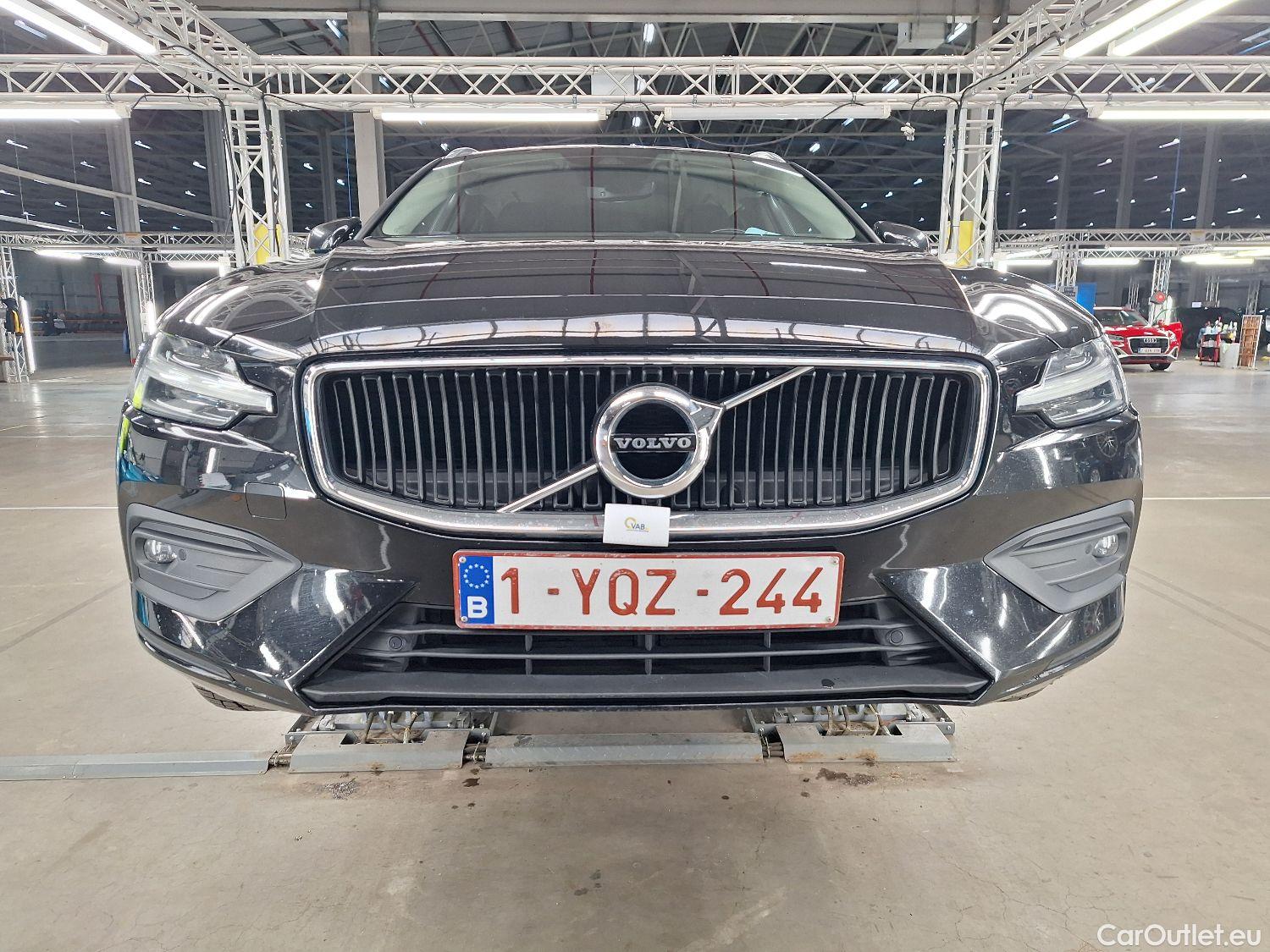  Volvo  V60 Volvo,  '18, Volvo  D3 Geartronic Momentum Pro 5d #47