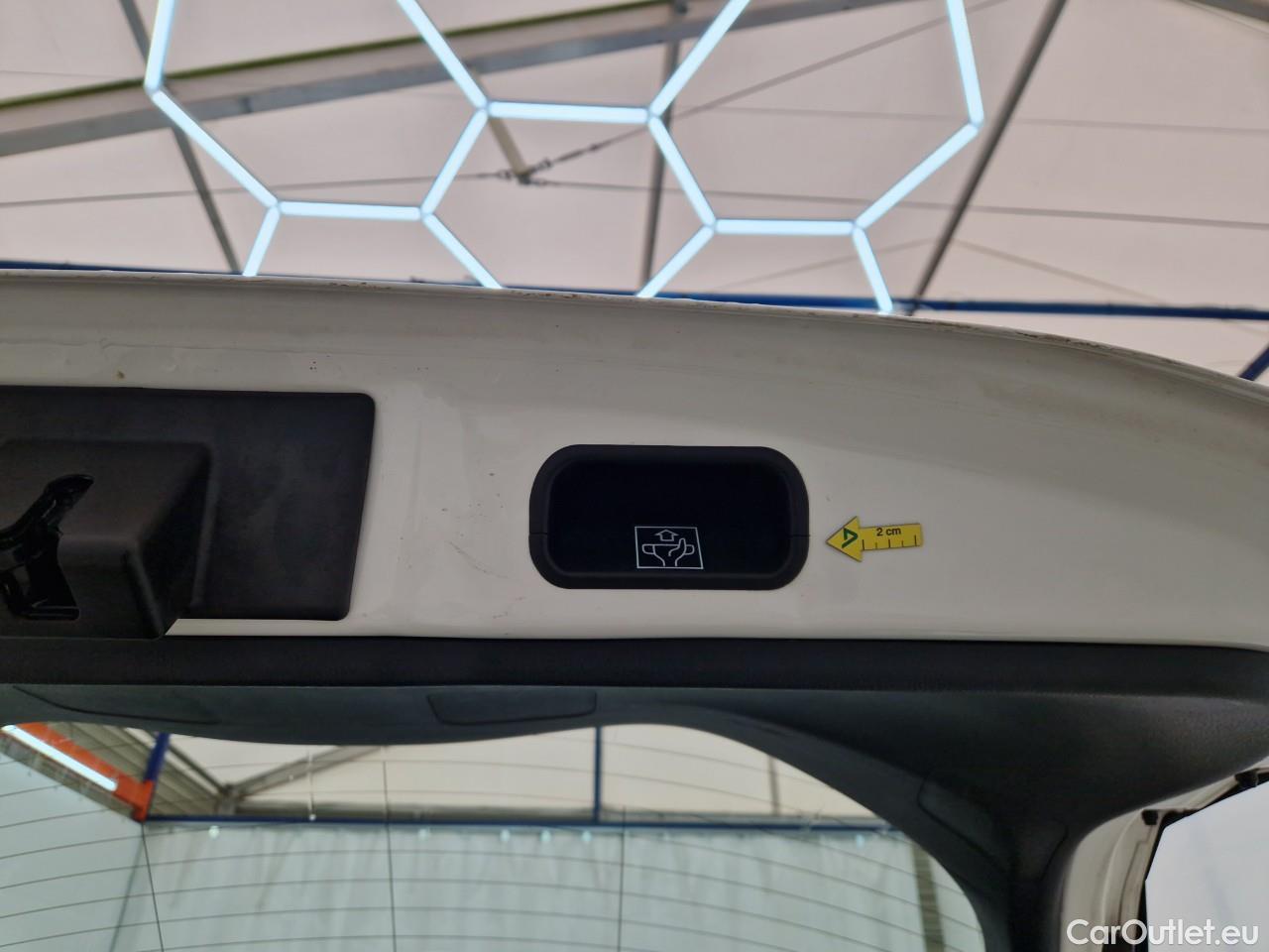  Toyota  C-HR 1.8 HSD C-enter #31