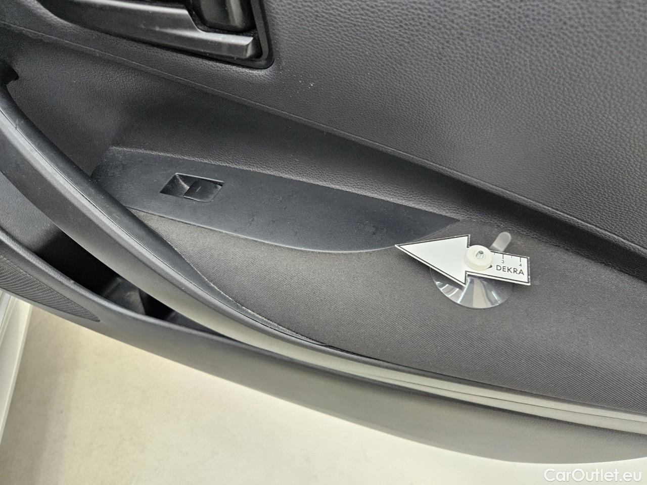  Toyota  Corolla 1.8 Hybrid Eco HSD E-CVT #60