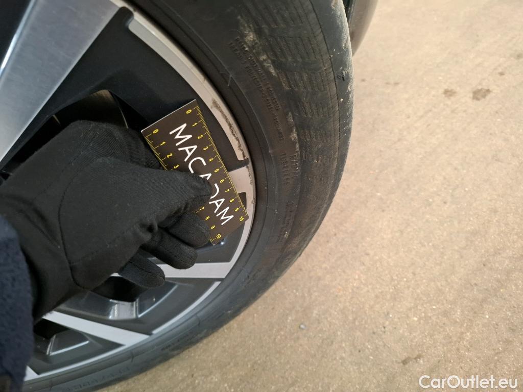  Bmw  Serie 3 BMW Série 3 Berline / 2018 / 4P / Berline 316d 122ch Business Design BVA8 #14