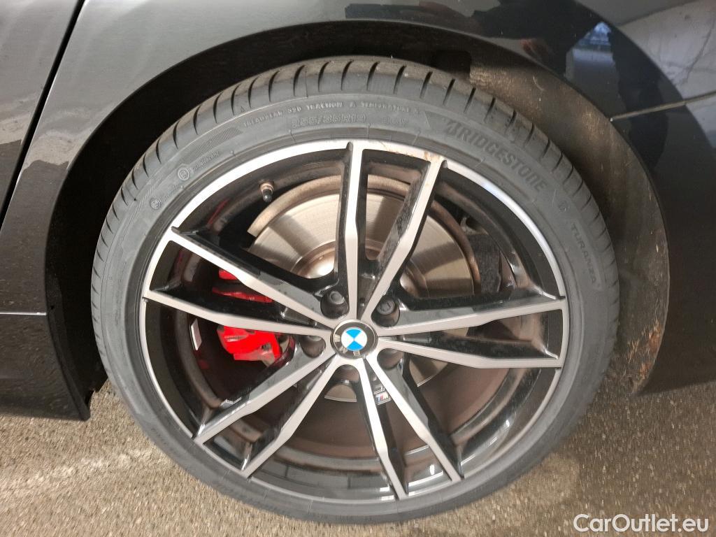  Bmw  Serie 3 BMW Série 3 Berline / 2022 / 4P / Berline 320d 190ch M Sport BVA8 #13