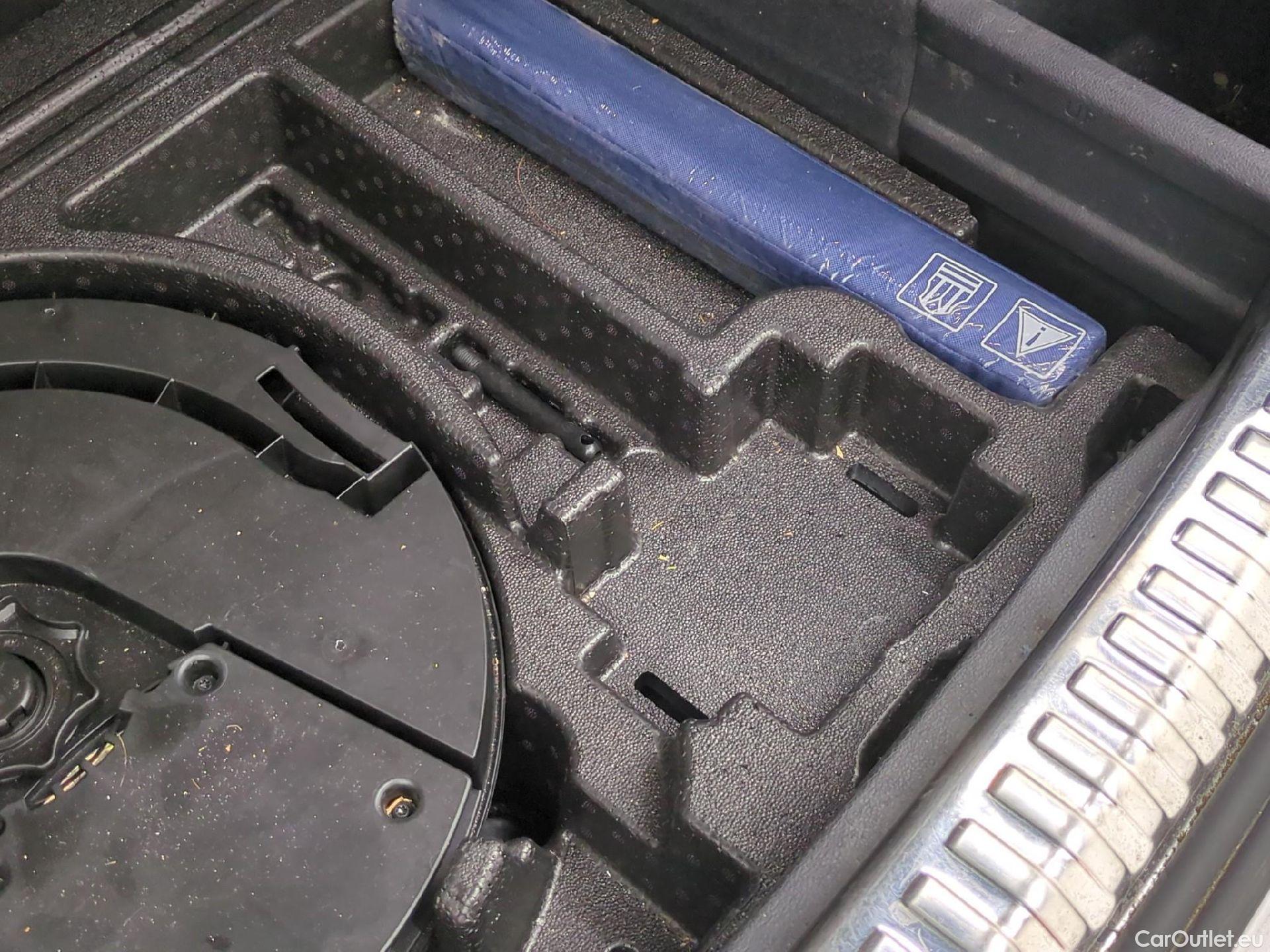  Audi  Q3  35 TDI Design luxe 2.0 TDI 150CV BVA7 E6d #4