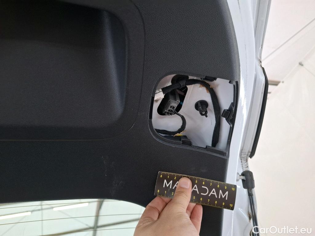  Ford  Fiesta  Titanium 1.0 EcoBoost 95 BVM / VO RECONDITIONNE - PHOTOS AVANT RECONDITIONNEMENT #3