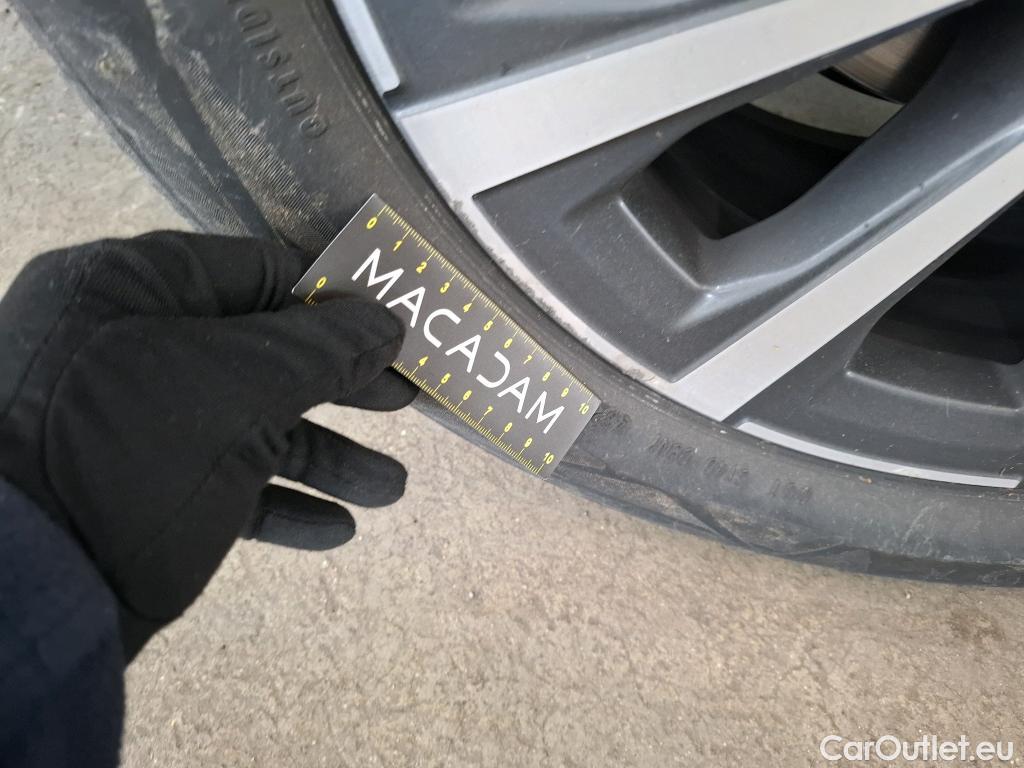  Bmw  Serie 3 BMW Série 3 Berline / 2018 / 4P / Berline 316d 122ch Business Design BVA8 #20