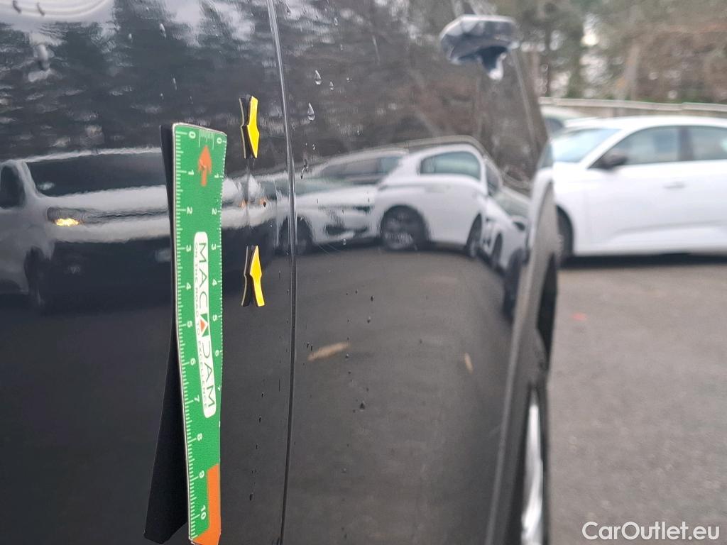  Hyundai  Tucson HYUNDAI  / 2018 / 5P / SUV 1.6 CRDI 115 HYBRID 48V CREATIVE #9