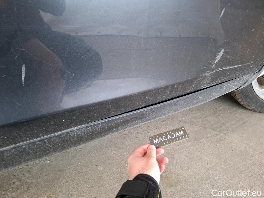  Land Rover  Discovery  Sport 20 TD4 180 AUTO 4WD HSE / Compteur en miles #45