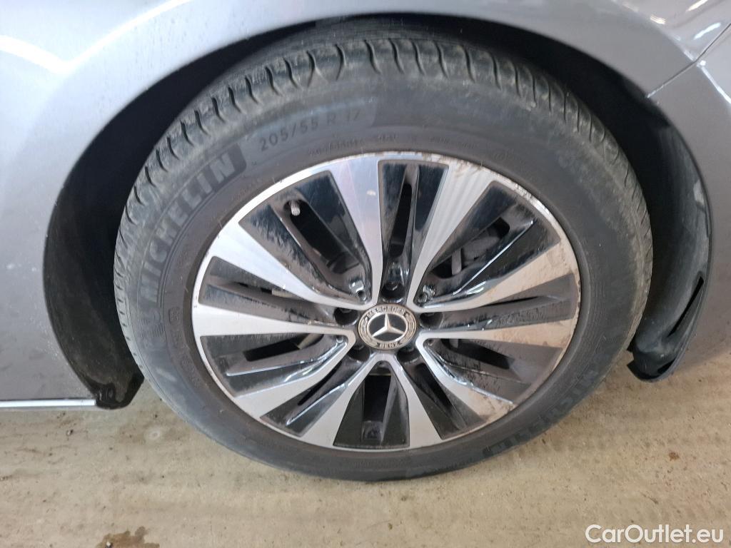  Mercedes  A-Klasse MERCEDES-BENZ Classe A Compact / 2018 / 5P / Berline A 180 d Business Line 8G-DCT #27