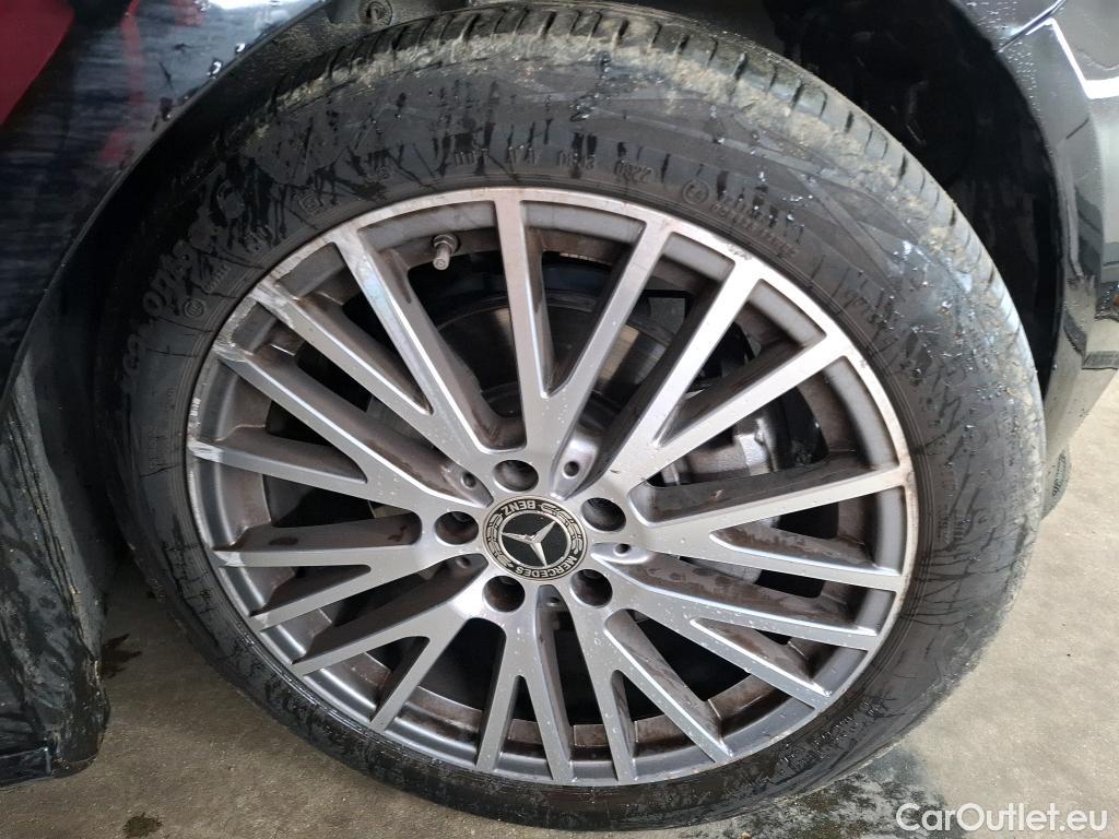  Mercedes  CLA-Klasse MERCEDES-BENZ CLA Shooting Brake / 2019 / 5P / Break CLA 200 d Business Line BA8 #13