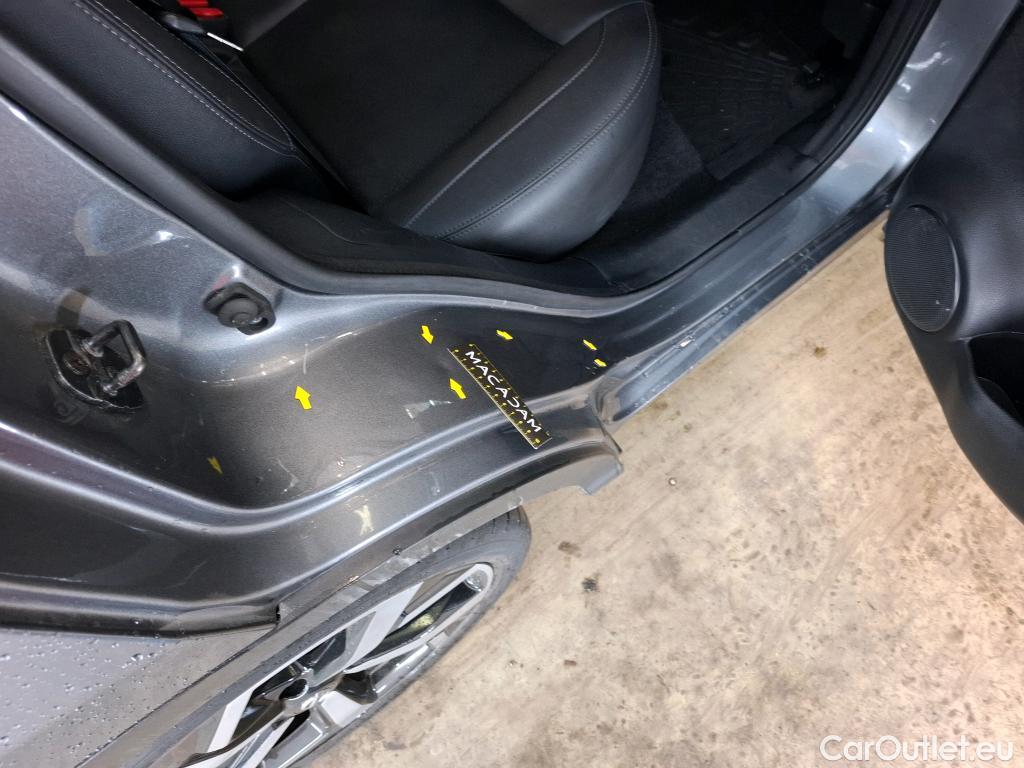  Nissan  Qashqai NISSAN  / 2017 / 5P / Crossover 1.3 DIG-T 160 DCT Tekna #1