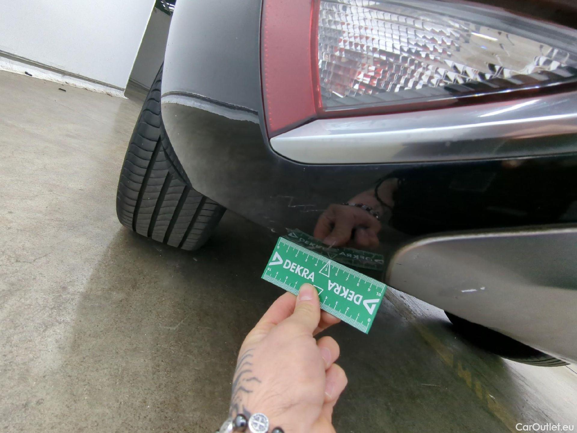  KIA  Sportage KIA  / 2021 / 5P / SUV 1.6 T-GDI 265 PHEV AUTO 4WD DESIGN #32